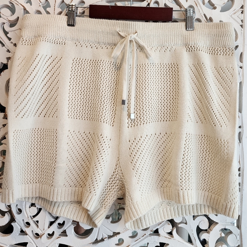CUPCAKES & CASHEMERE CROTCHET KNIT SHORT IVORY DRAWSTRING WAIST NWT SZ LARGE